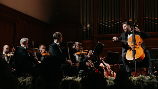 Виолончелист Александр Рамм. Исполняет Концерт для виолончели с оркестром до мажор